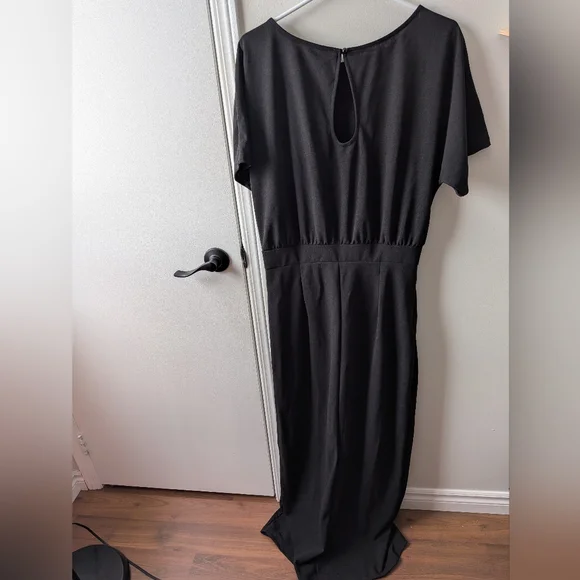 NWOT Chic Black Maxi Dress With Front Slit - Picture 5 of 8